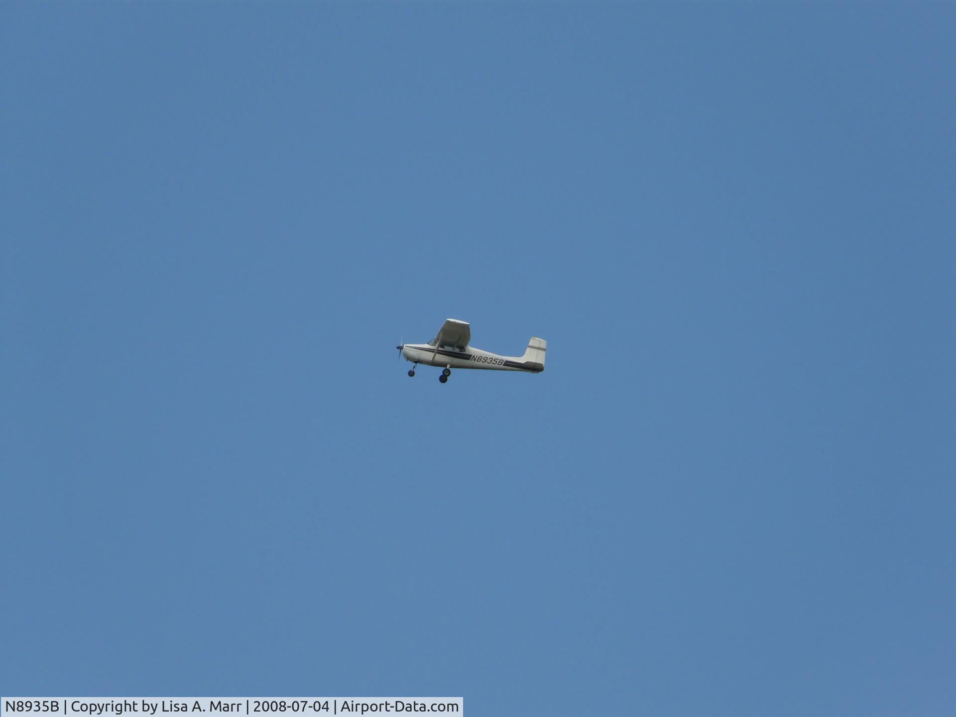 N8935B, 1958 Cessna 172 C/N 36635, Flight over Dailey Lake