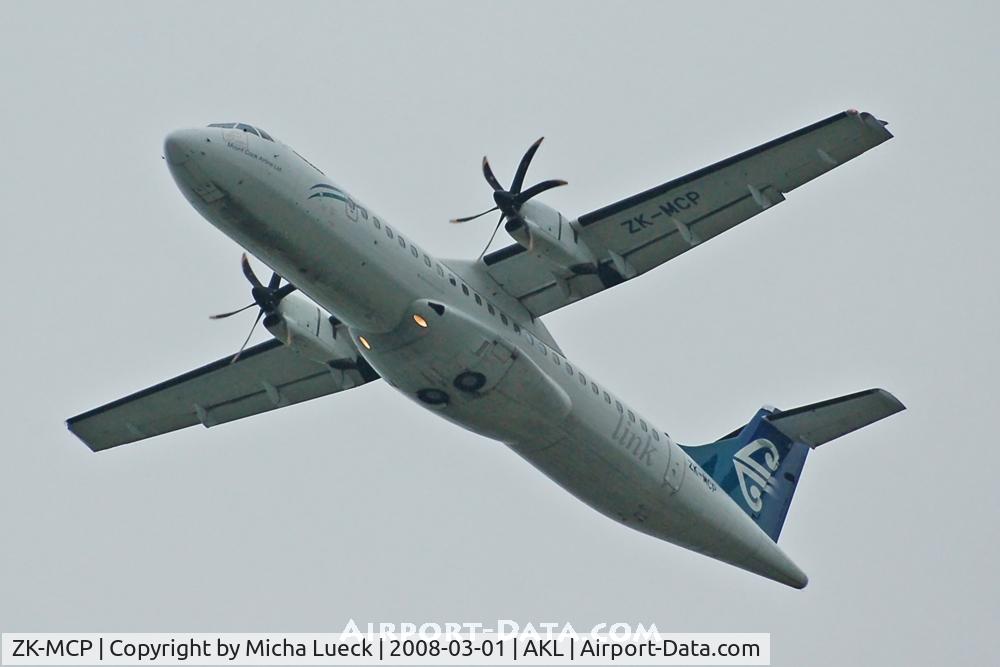 ZK-MCP, 2000 ATR 72-212A C/N 630, Climbing out of Auckland