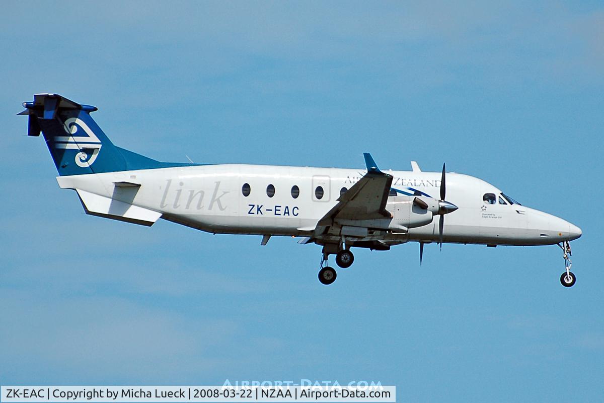 ZK-EAC, 2001 Raytheon 1900D C/N UE-426, On approach to Auckland