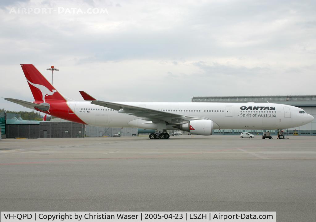 VH-QPD, 2004 Airbus A330-303 C/N 0574, Qantas