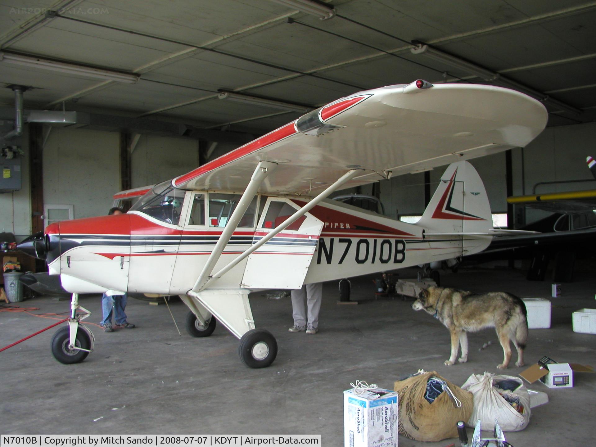 N7010B, 1956 Piper PA-22-150 C/N 22-4260, Parked inside the hangar.