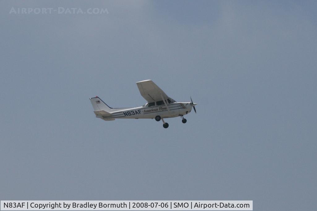 N83AF, 2001 Cessna 172R C/N 17281052, A great day to take pictures.