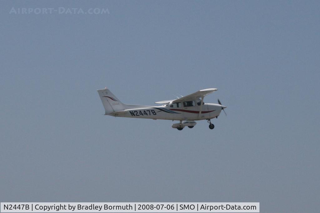 N2447B, 1999 Cessna 172R C/N 17280801, A great day to take pictures.