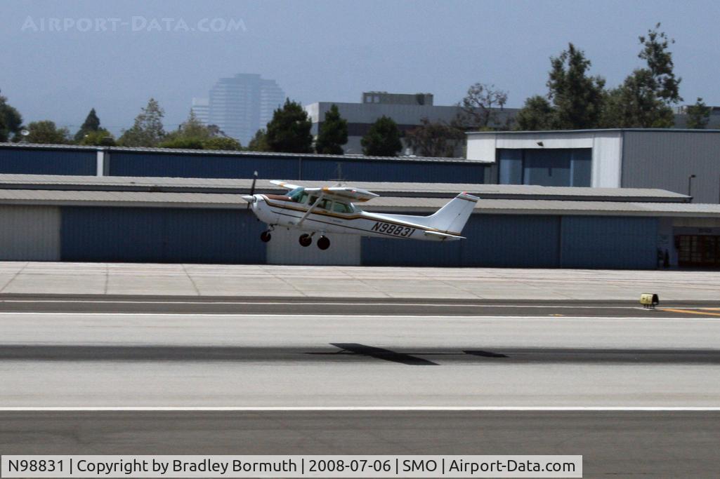 N98831, 1985 Cessna 172P C/N 17276366, A great day to take pictures.