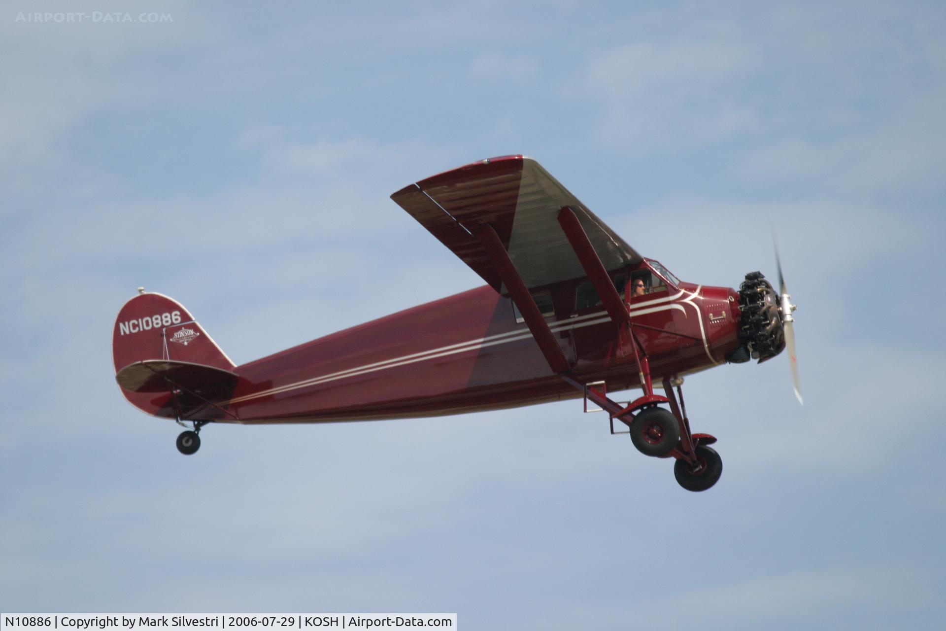 N10886, 1931 Stinson JR. S C/N 8058, Oshkosh 2006