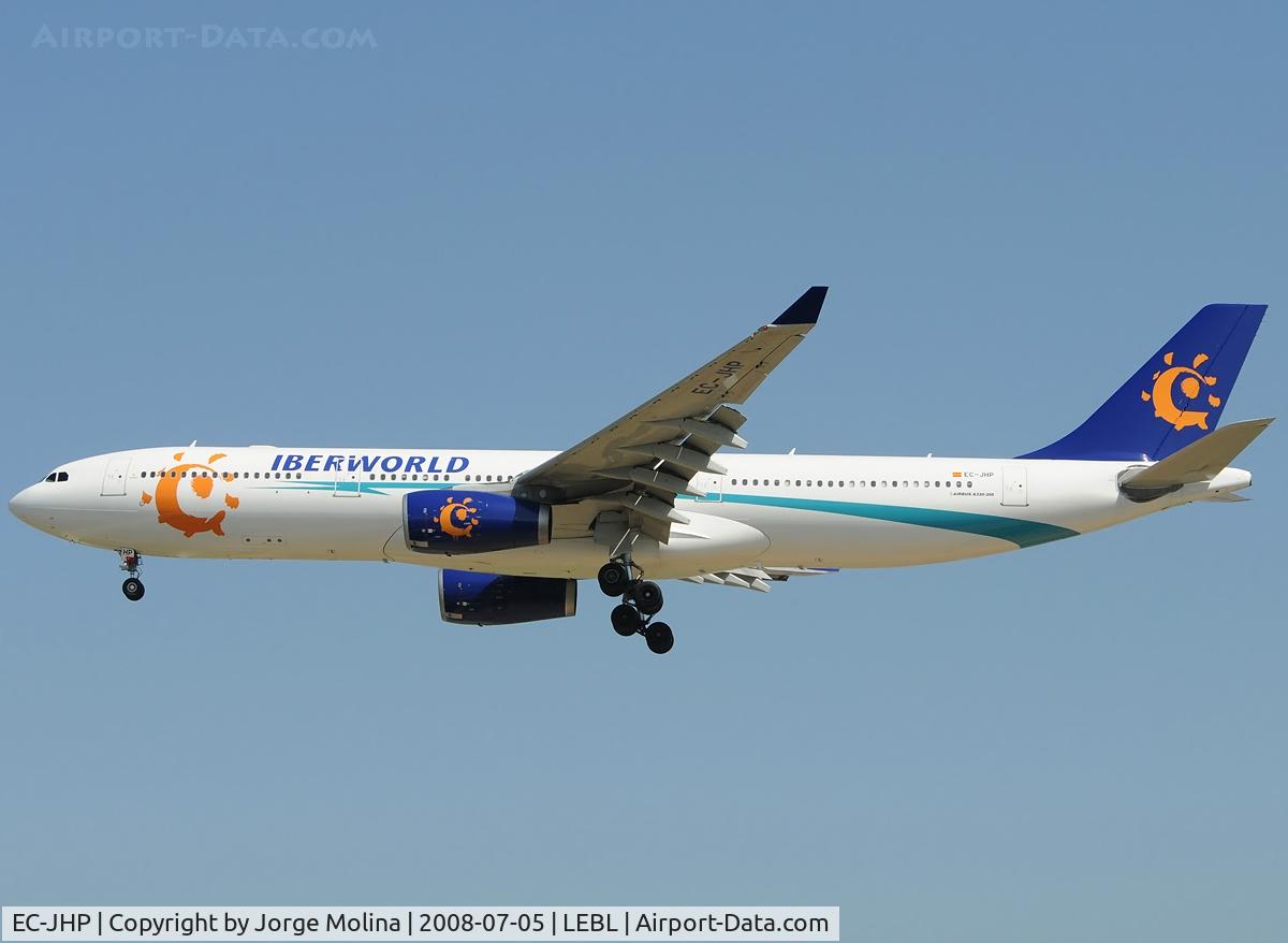 EC-JHP, 2005 Airbus A330-343X C/N 670, Operating for CORSAIR...