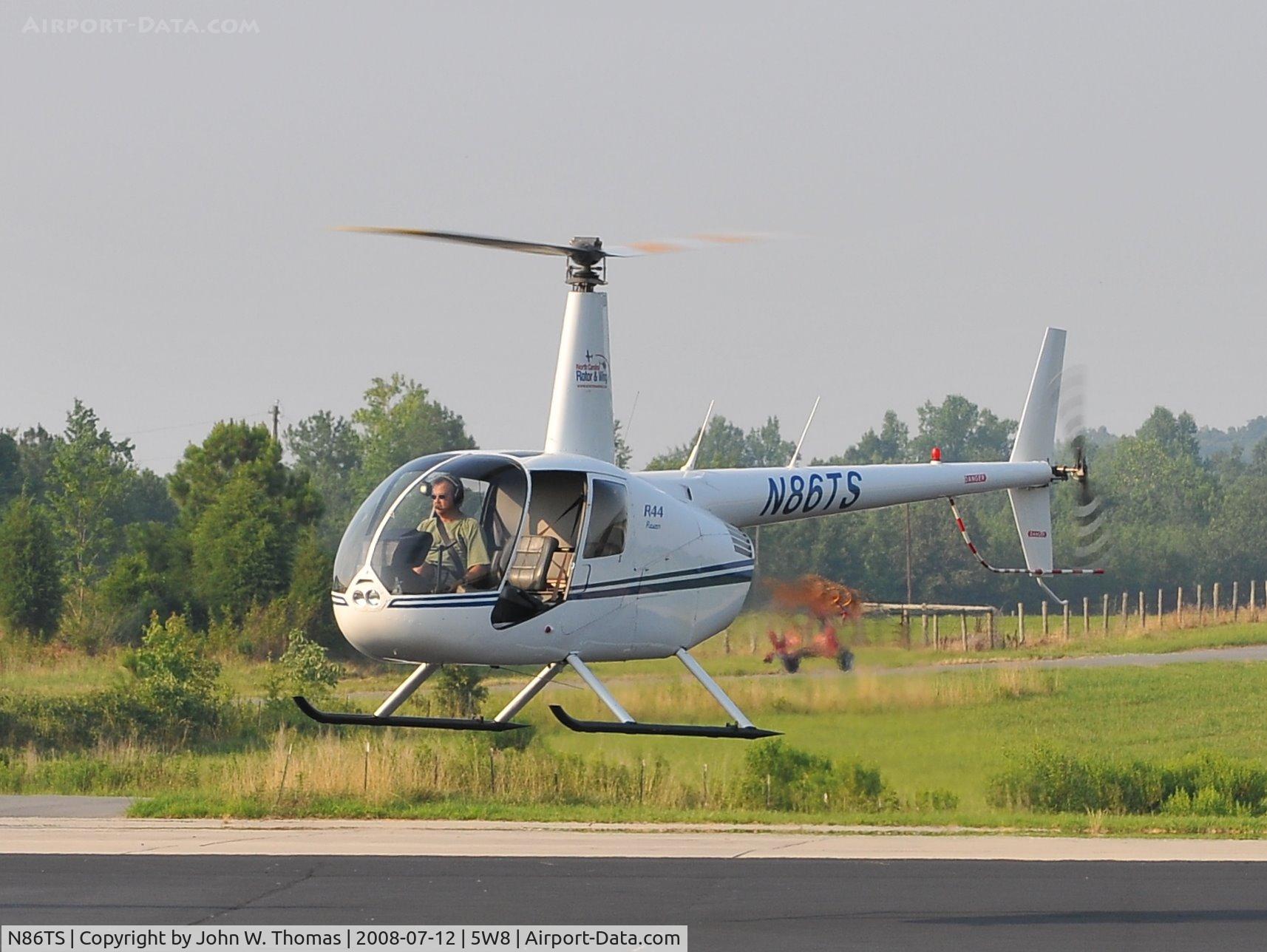 N86TS, 2000 Robinson R44 C/N 0797, We have lift off