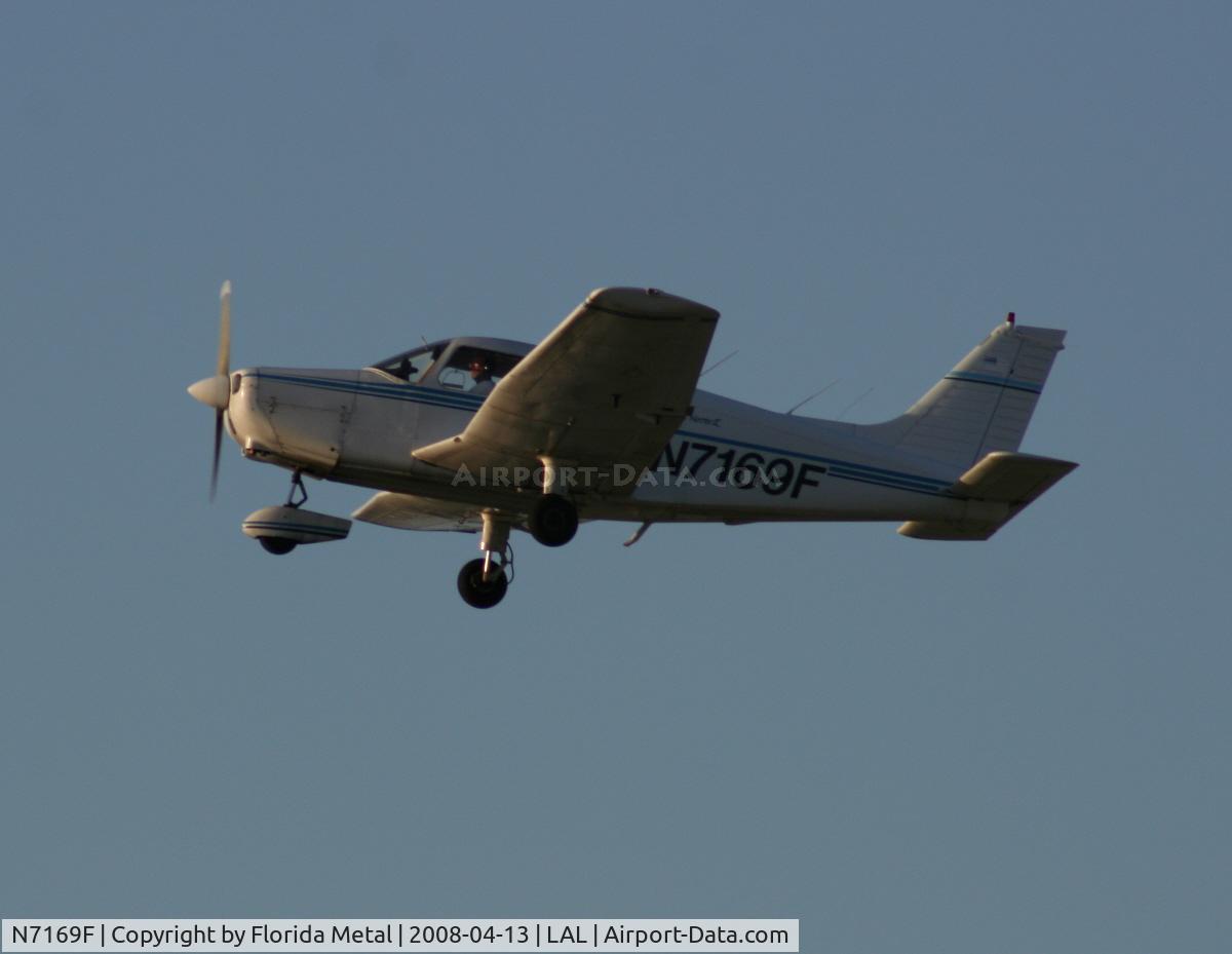 N7169F, 1976 Piper PA-28-151 Cherokee Warrior C/N 28-7715200, Piper PA-28-151