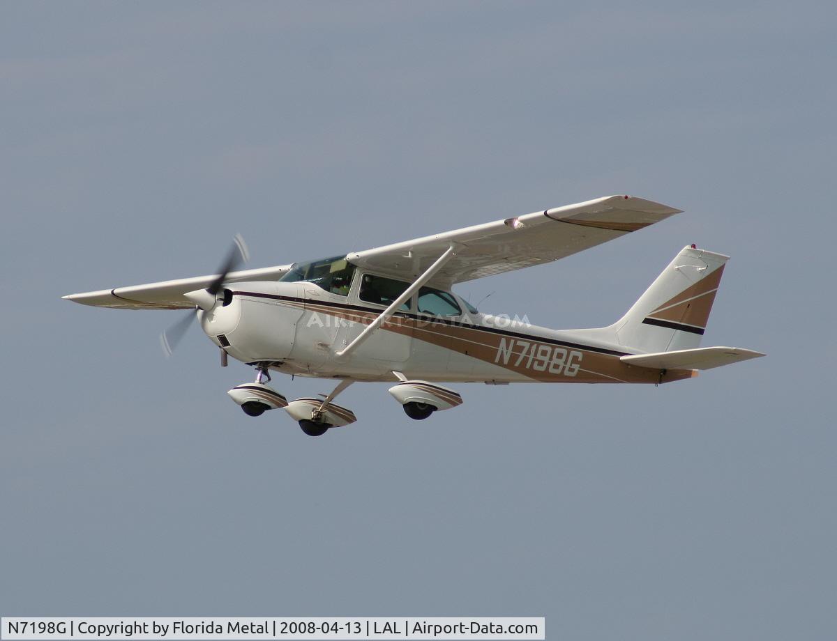 N7198G, 1969 Cessna 172K Skyhawk C/N 17258898, Cessna 172K
