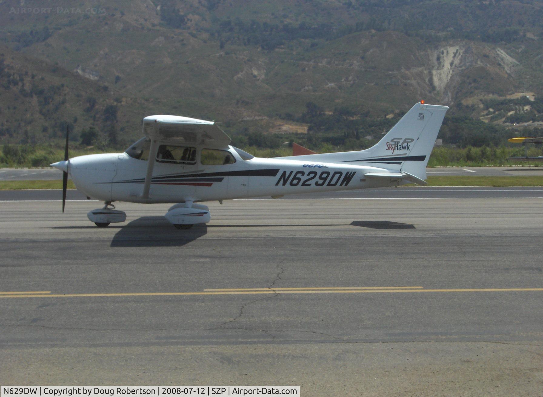 N629DW, 2001 Cessna 172S C/N 172S8786, 2001 Cessna 172S SKYHAWK SP, Lycoming IO-360-L2A 180 Hp, taxi