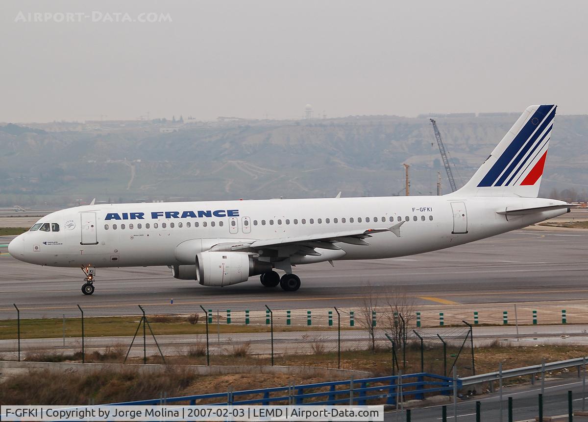 F-GFKI, 1989 Airbus A320-211 C/N 0062, Taxi to RWY 36L for take off.