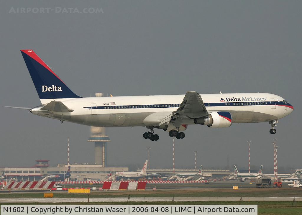 N1602, 1999 Boeing 767-332 C/N 29694, Delta
