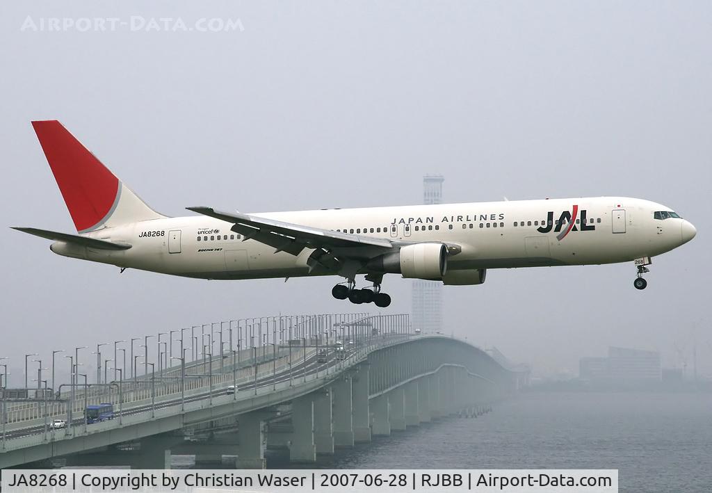JA8268, Boeing 767-346 C/N 23963, Japan Airlines