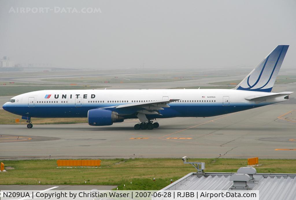 N209UA, 1999 Boeing 777-222 C/N 30215, United Airlines