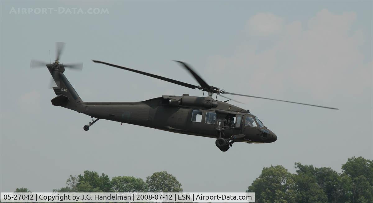 05-27042, Sikorsky UH-60L Black Hawk C/N Not found 05-27042, UH-60L 05-27042 lift off at Easton MD airport