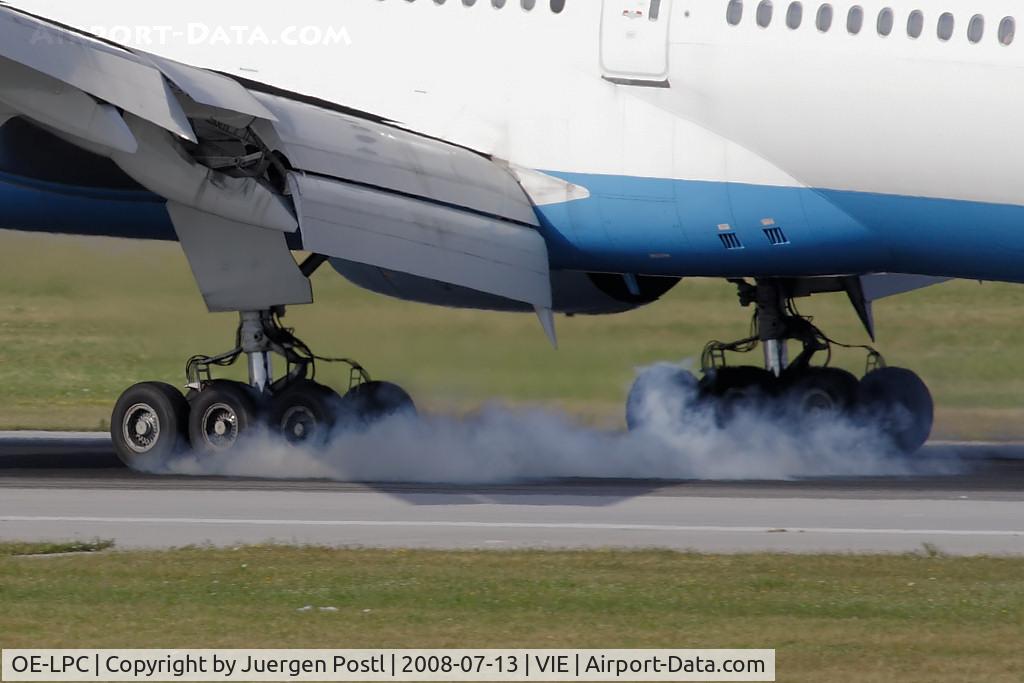 OE-LPC, 2002 Boeing 777-2Z9/ER C/N 29313, Boeing 777-2Z9
