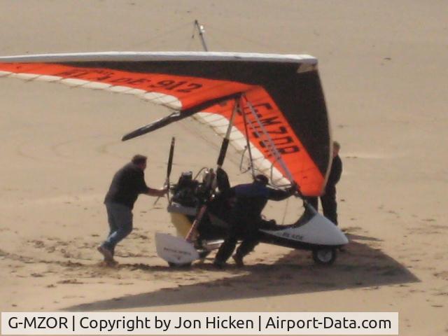 G-MZOR, 1998 Mainair Blade 912 C/N 1173-0898-7-W976, Preparing for take-off on New Brighton beach.