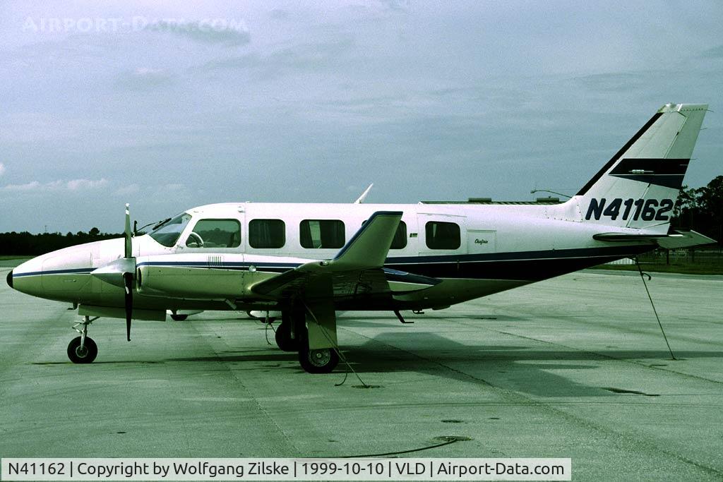 N41162, 1983 Piper PA-31-350 Chieftain C/N 31-8452002, visitor