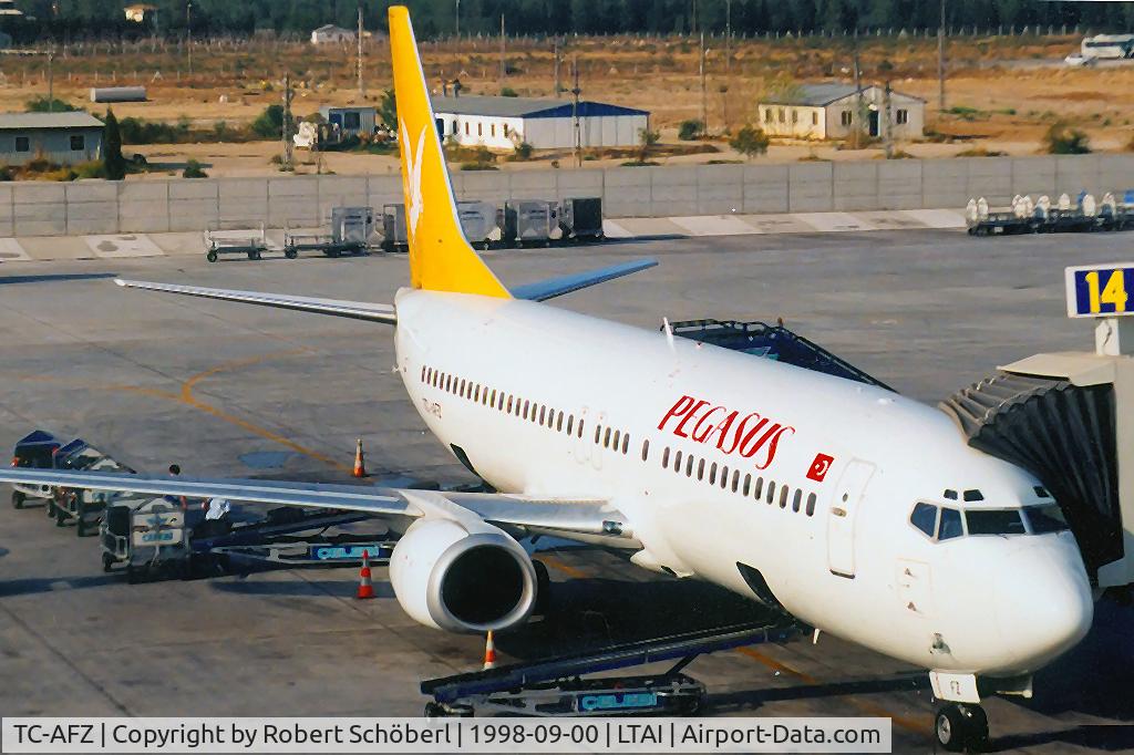 TC-AFZ, 1989 Boeing 737-4Y0 C/N 23981, Waiting for the next flight