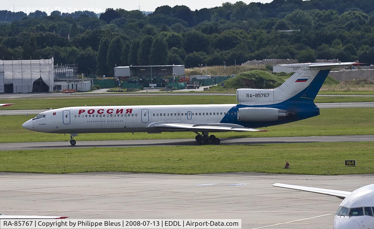 RA-85767, 1993 Tupolev Tu-154M C/N 93A948, Russian trijet taxiing to her parking after landing.