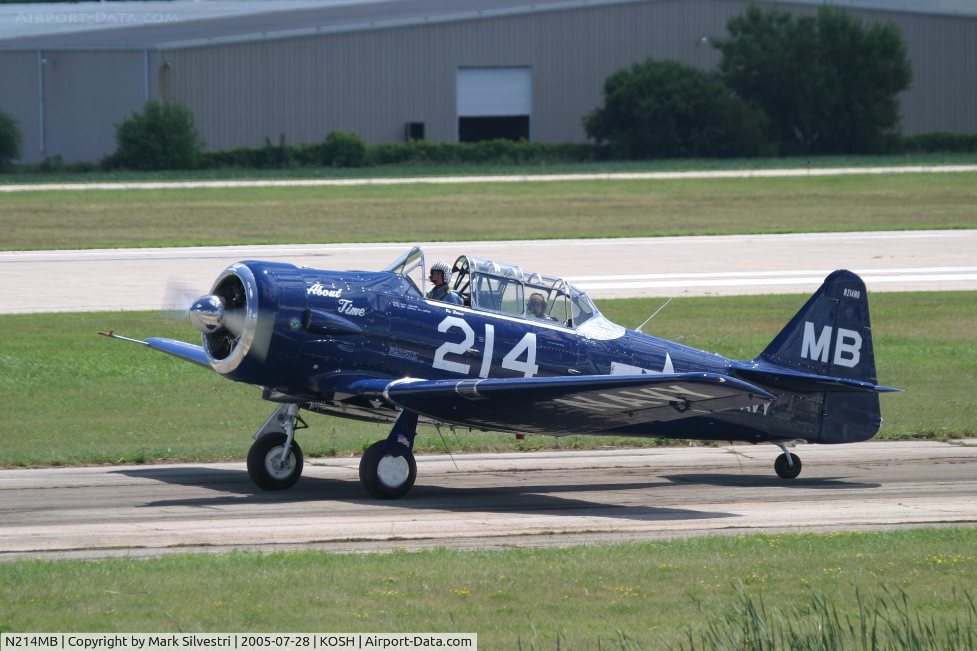 N214MB, North American SNJ-5B Texan C/N 43732, Oshkosh 2005