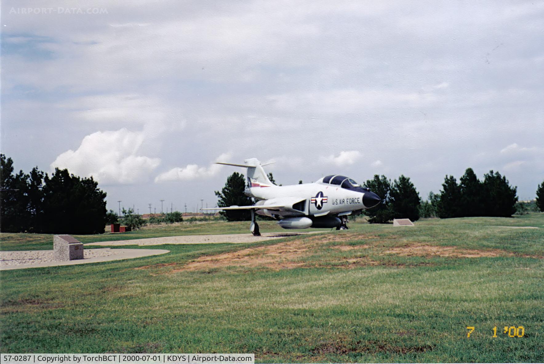 57-0287, 1957 McDonnell F-101F Voodoo C/N 465, Training Voodoo @ Dyess Air Park