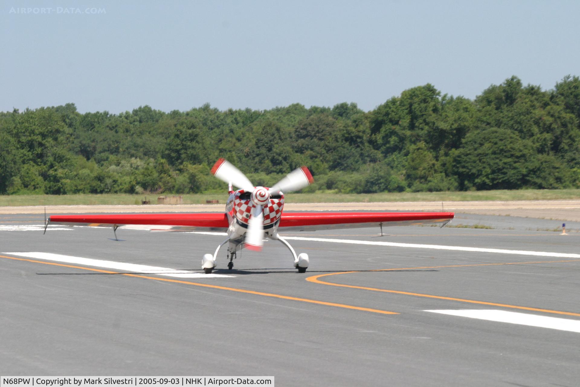 N68PW, Extra EA-300S C/N 030, Patuxent River NAS 2005