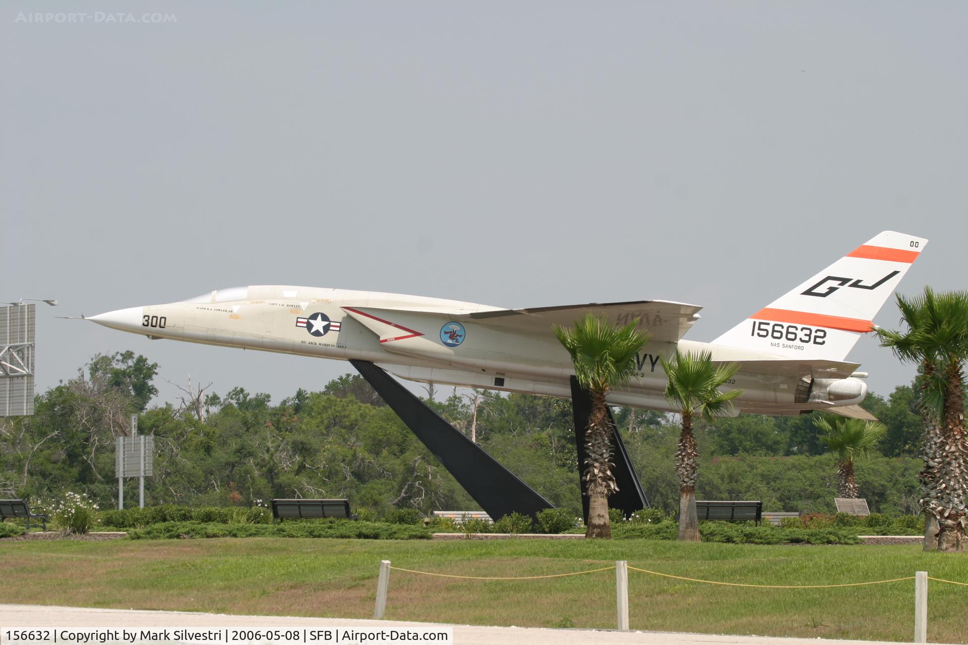 156632, North American RA-5C Vigilante C/N NR316-24, Orlando Sanford Gate Guard