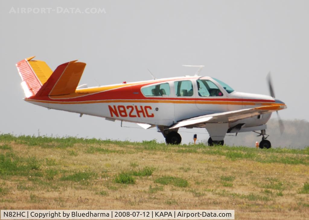 N82HC, 1974 Beech V35B Bonanza C/N D-9584, Position and hold for 17L.