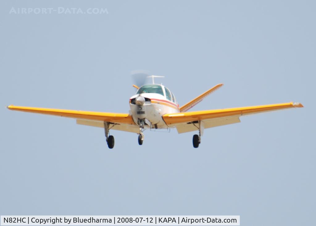 N82HC, 1974 Beech V35B Bonanza C/N D-9584, On final for 17L.