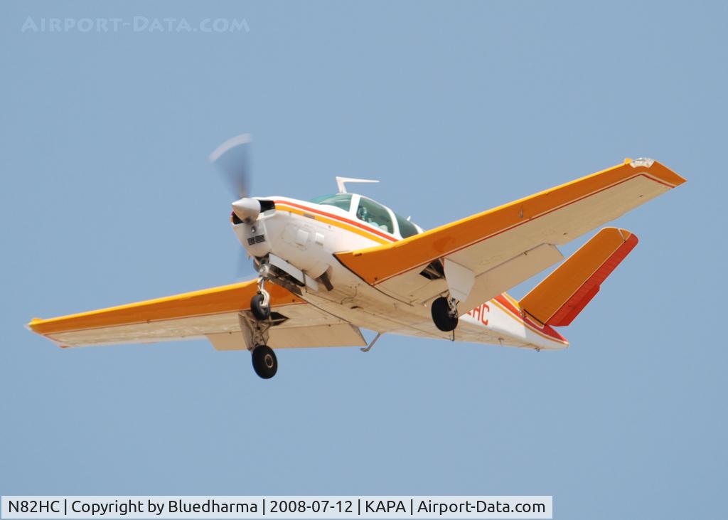 N82HC, 1974 Beech V35B Bonanza C/N D-9584, On final for 17L.