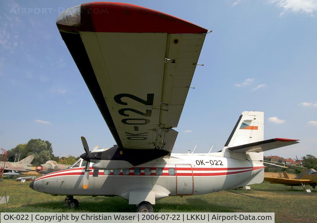 OK-022, Let L-410M Turbolet C/N 750401, Let-410