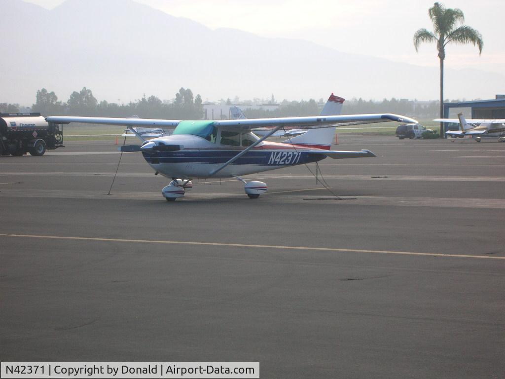 N42371, 1968 Cessna 182L Skylane C/N 18258990, N42371 at Brackett Airport, La Verne on 7/14/08