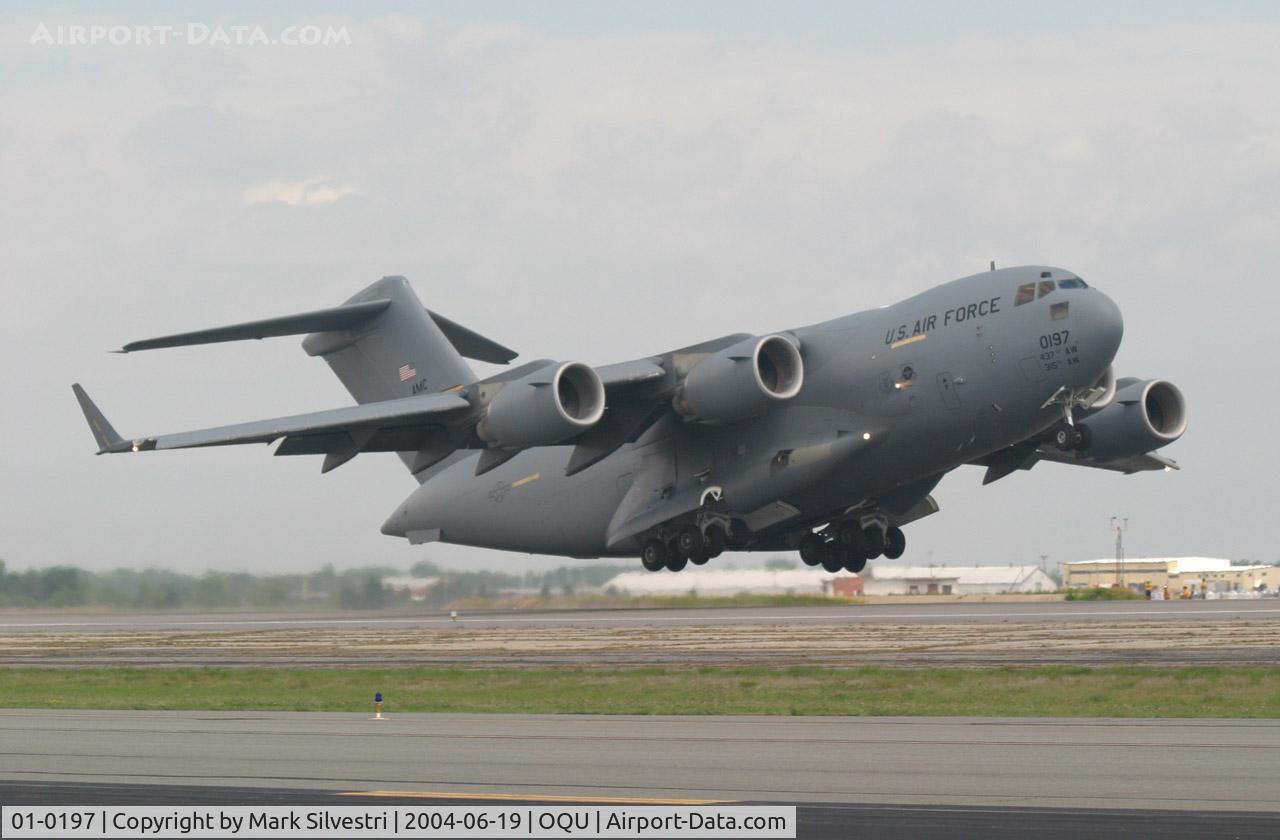 01-0197, 2001 Boeing C-17A Globemaster III C/N F-104, Quonset Pt, RI 2004