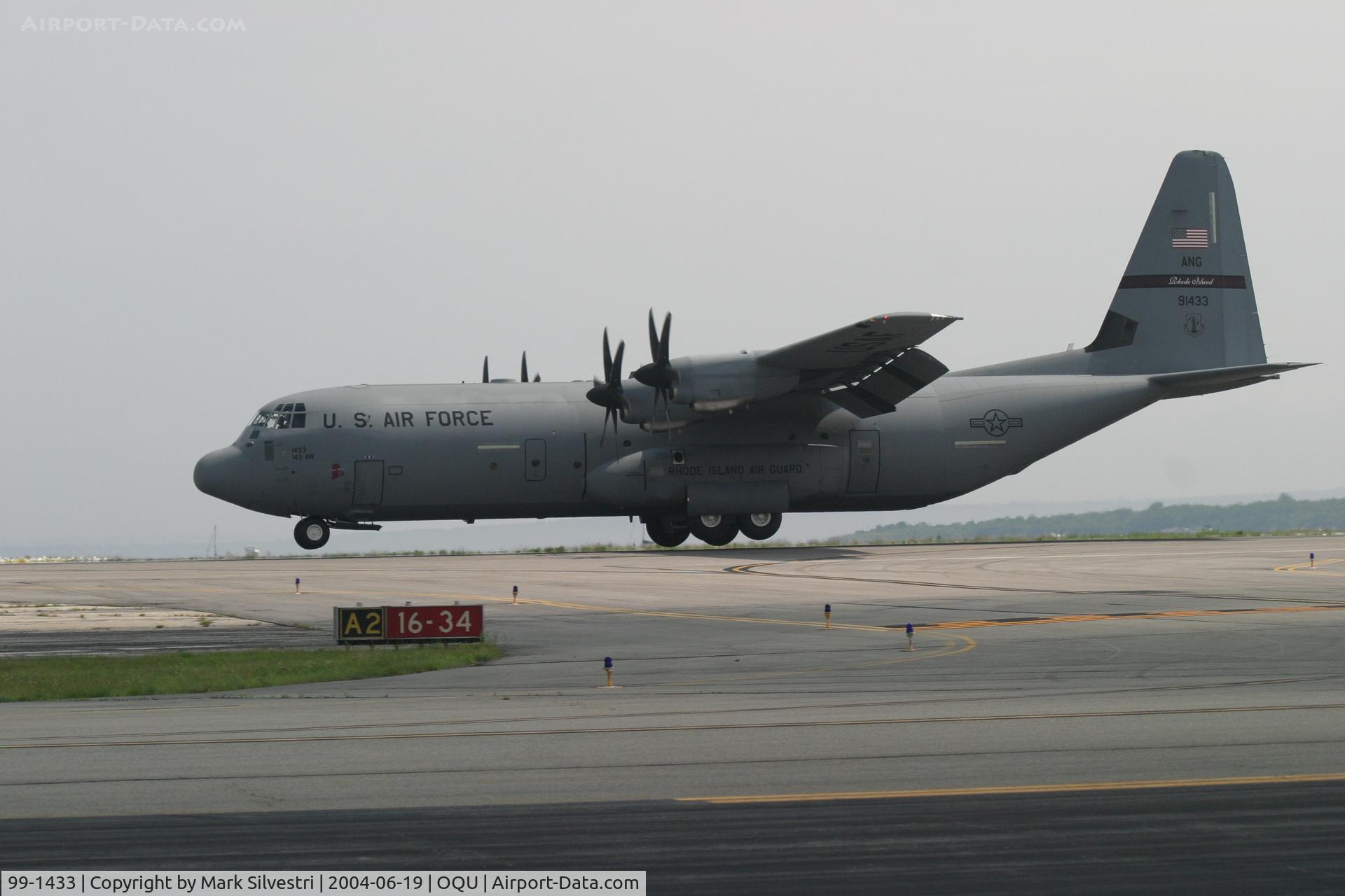 99-1433, 1999 Lockheed Martin C-130J-30 Super Hercules C/N 382-5519, Quonset Pt, RI 2004