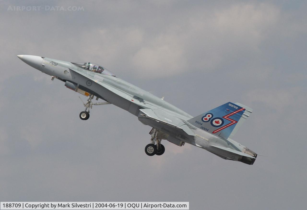 188709, McDonnell Douglas CF-188A Hornet C/N 0134/A101, Quonset Pt, RI 2004