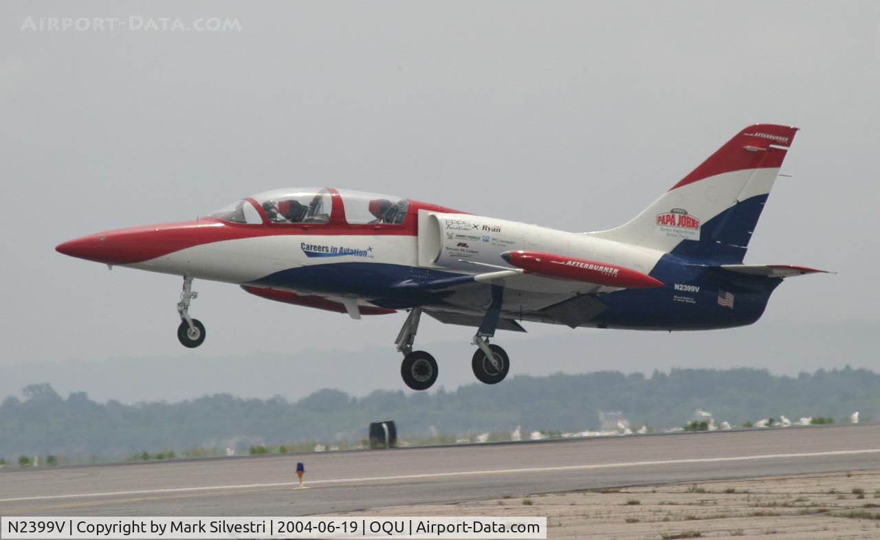 N2399V, 1980 Aero L-39C Albatros C/N 031633, Quonset Pt, RI 2004