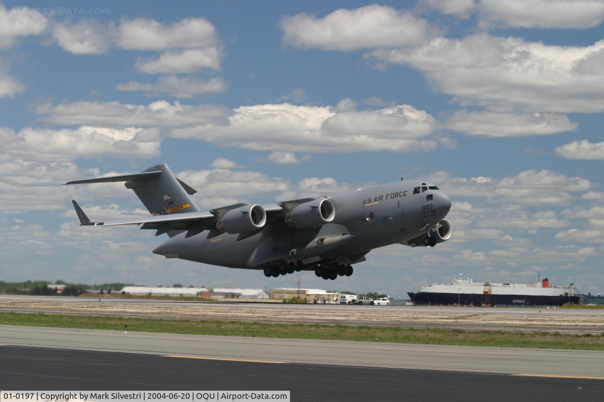 01-0197, 2001 Boeing C-17A Globemaster III C/N F-104, Quonset Pt, RI 2004