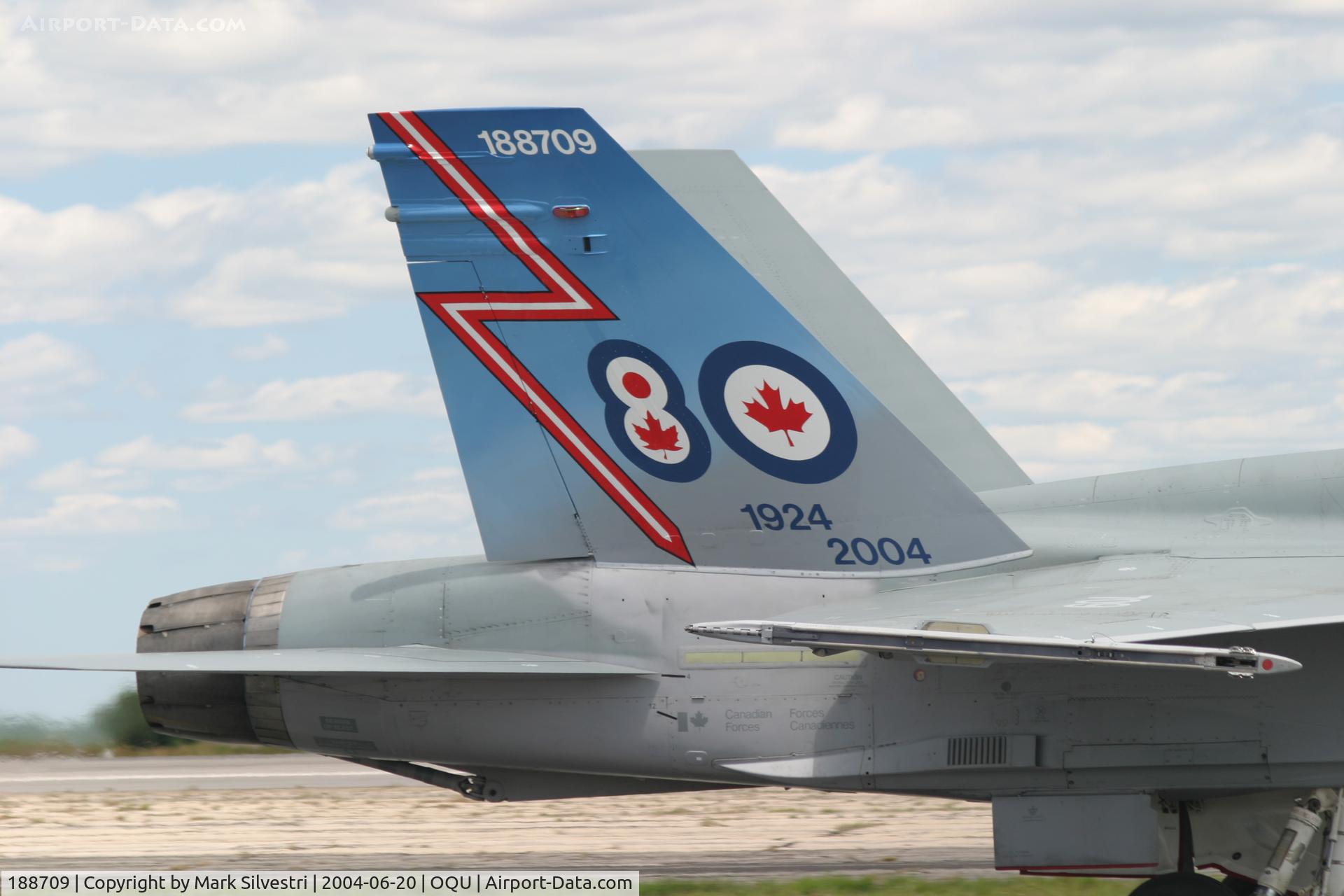 188709, McDonnell Douglas CF-188A Hornet C/N 0134/A101, Quonset Pt, RI 2004