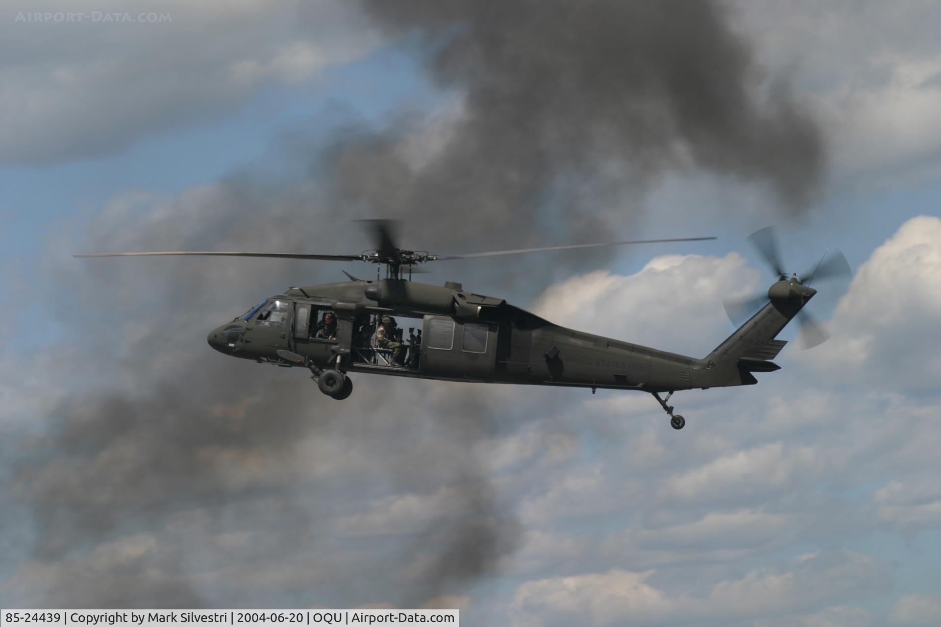 85-24439, 1985 Sikorsky UH-60A Black Hawk C/N 70.0921, Quonset Pt, RI 2004