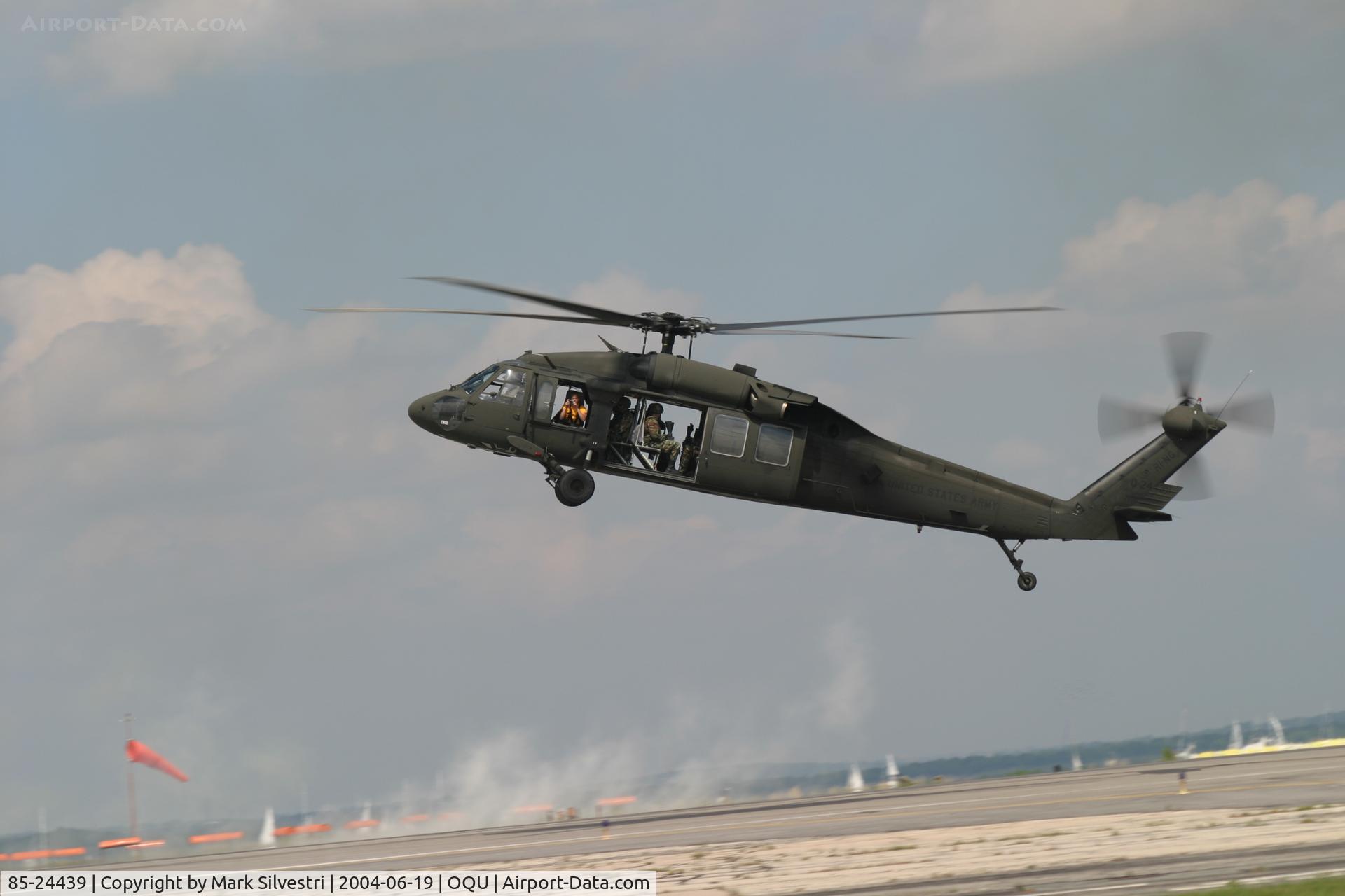 85-24439, 1985 Sikorsky UH-60A Black Hawk C/N 70.0921, Quonset Pt, RI 2004