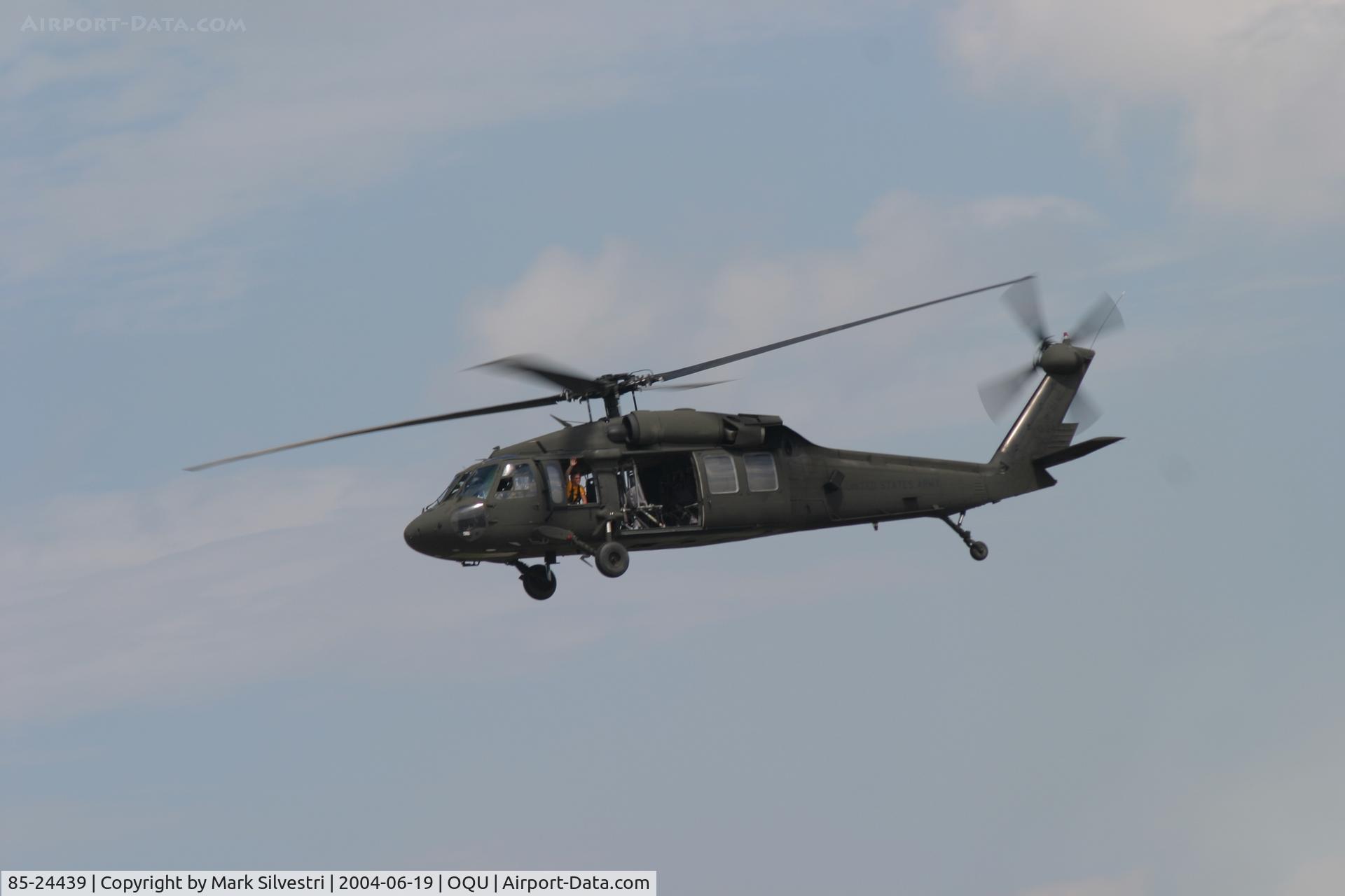 85-24439, 1985 Sikorsky UH-60A Black Hawk C/N 70.0921, Quonset Pt, RI 2004
