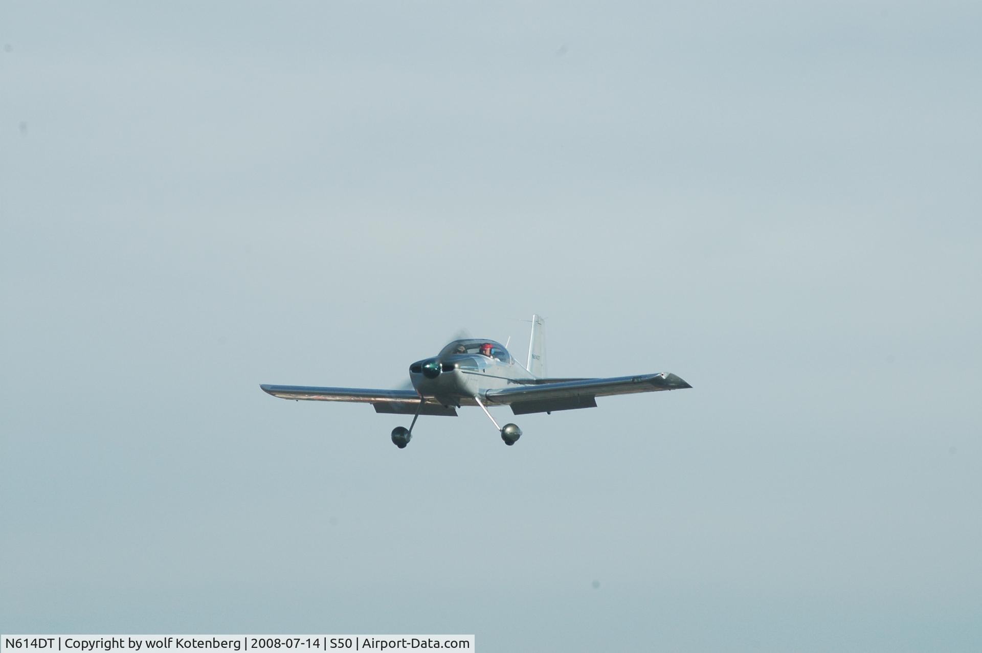 N614DT, 2007 Vans RV-7 C/N 7968, on final
