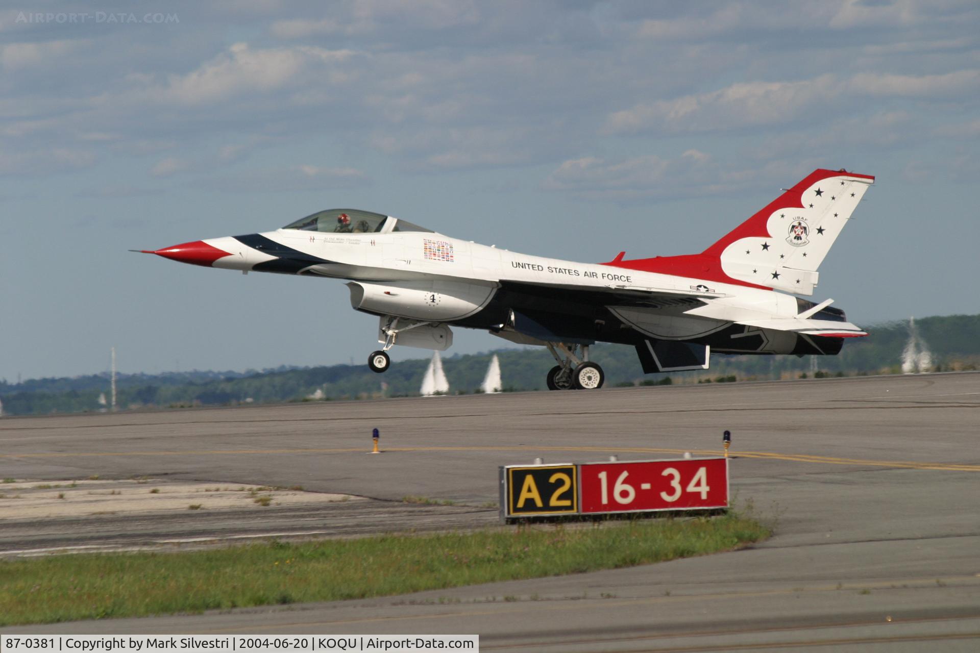 87-0381, General Dynamics F-16D Fighting Falcon C/N 5D-75, Quonset Pt, RI 2004