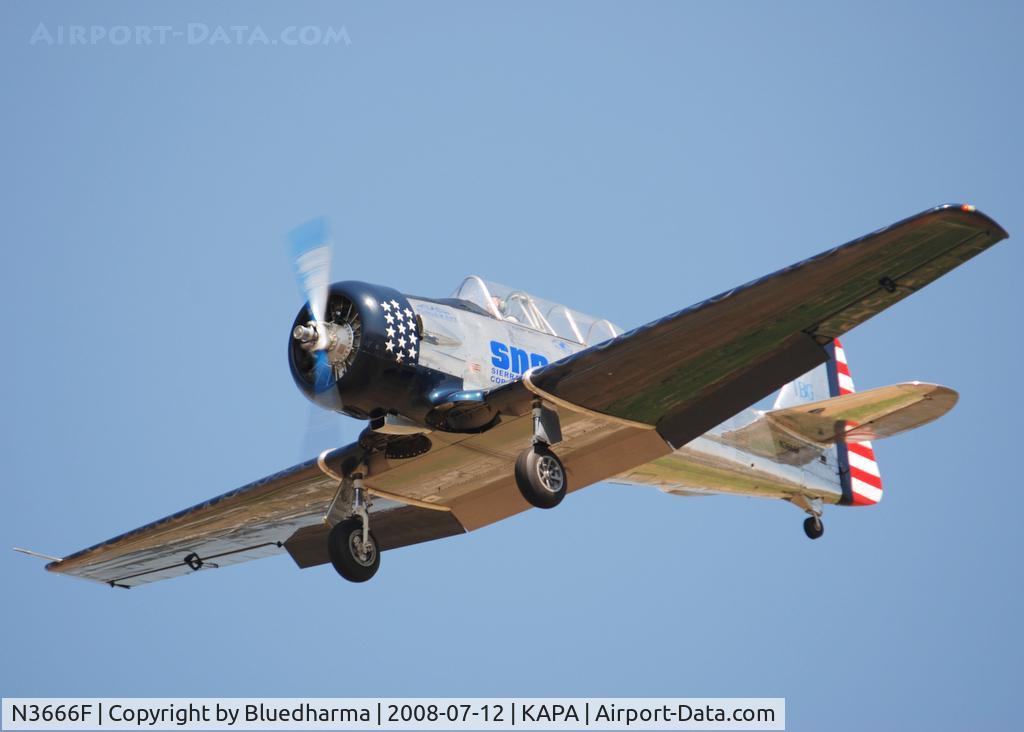 N3666F, North American SNJ-5 Texan Texan C/N 52031, Race 37 On final to 17L.