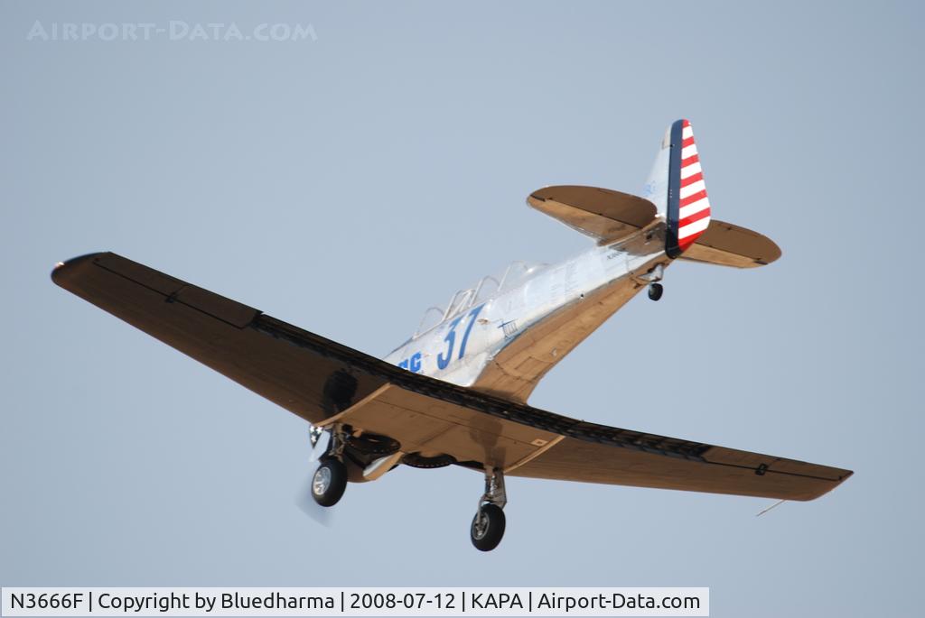 N3666F, North American SNJ-5 Texan Texan C/N 52031, Race 37 On final to 17L.
