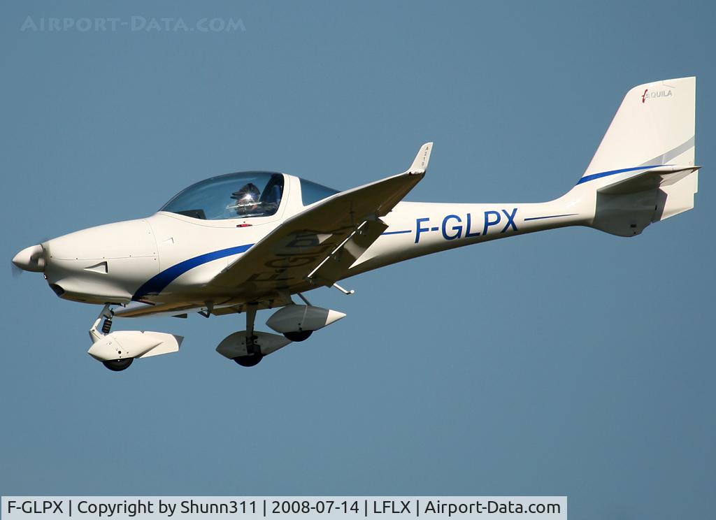 F-GLPX, Aquila A210 (AT01) C/N AT01-168, Landing rwy 22 for an Airshow