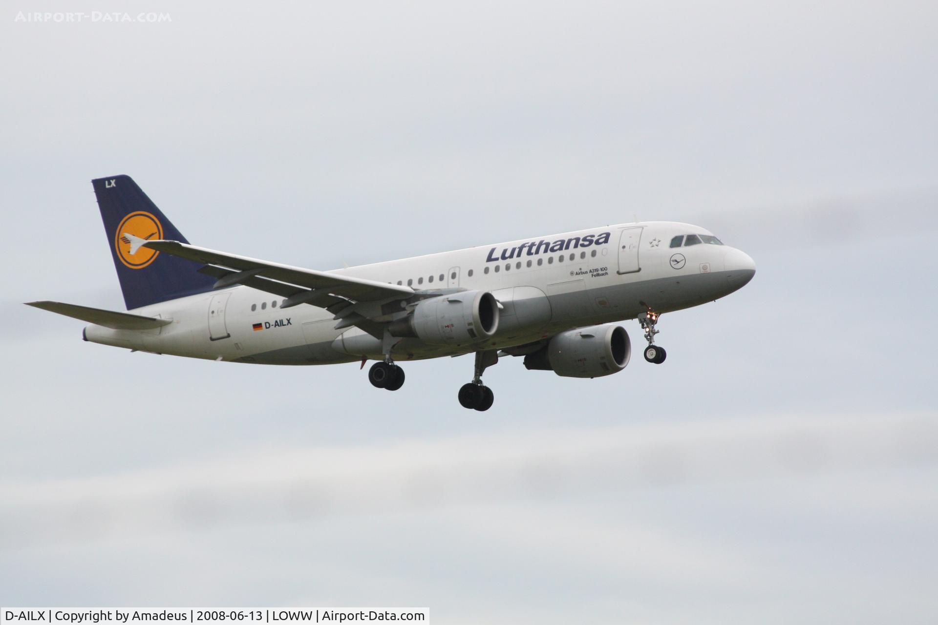 D-AILX, 1998 Airbus A319-114 C/N 860, Airbus A319 landing RWY34