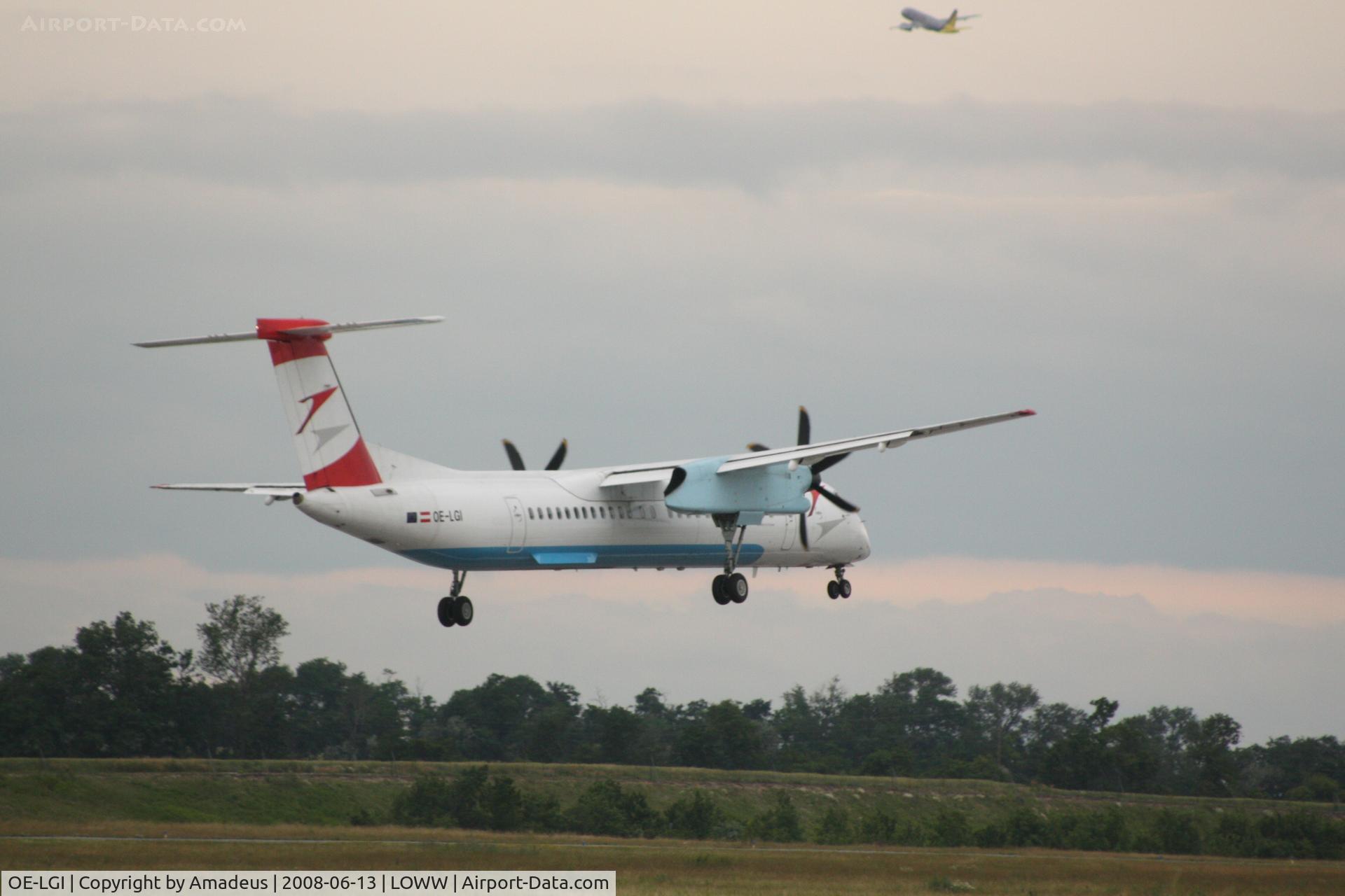 OE-LGI, 2004 De Havilland Canada DHC-8-402Q Dash 8 C/N 4100, Dash 8 landing RWY34