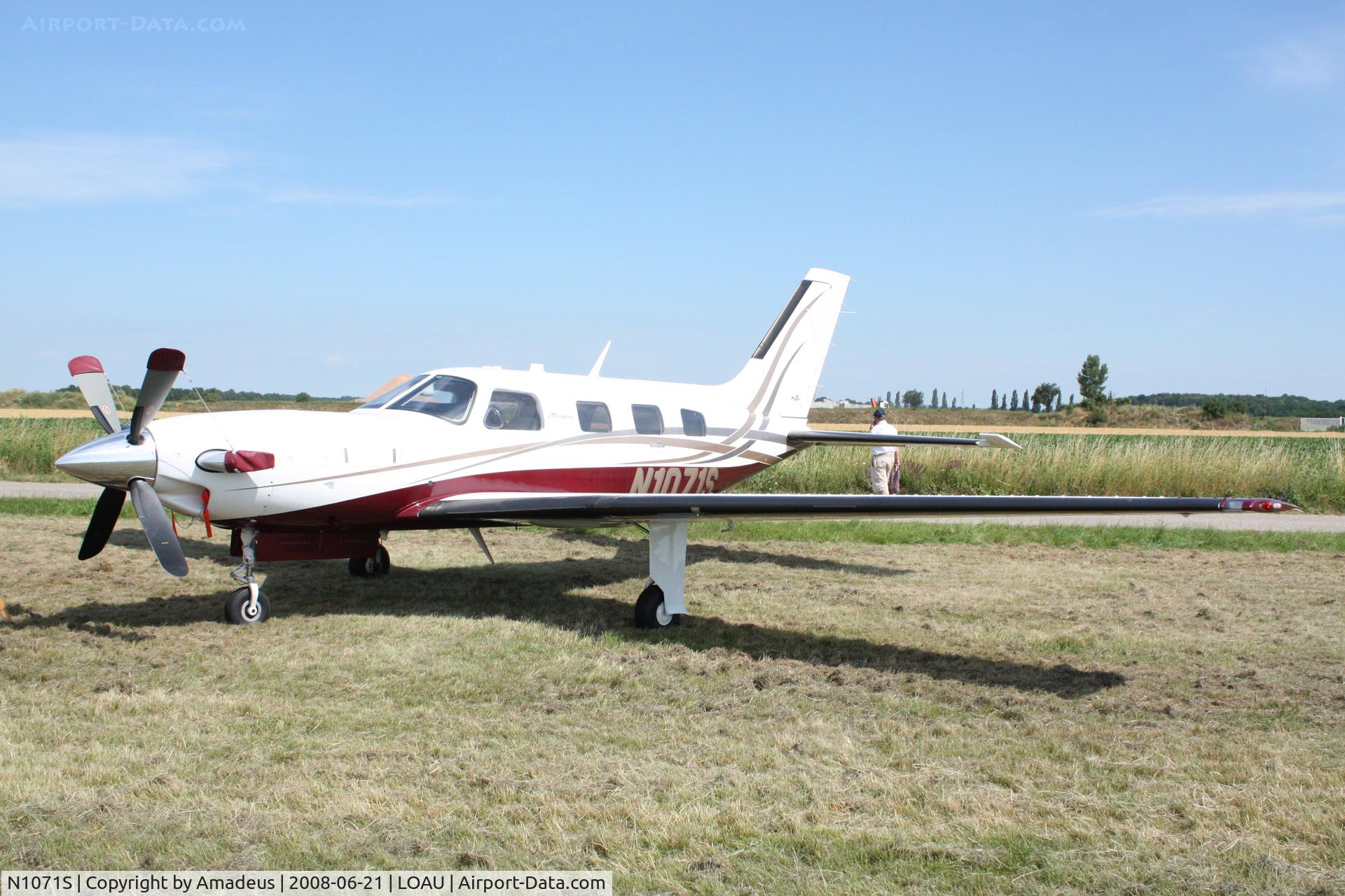 N1071S, Piper PA-46-500TP Malibu Meridian C/N 4697298, Piper PA46 @ Flugplatzfest Stockerau